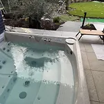 Maisonnette Independante 25 M2 Avec Jacuzzi Penzion 3*