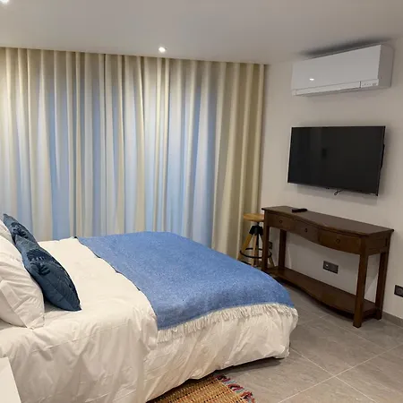 Maisonnette Independante Avec Piscine & Jacuzzi Penzion